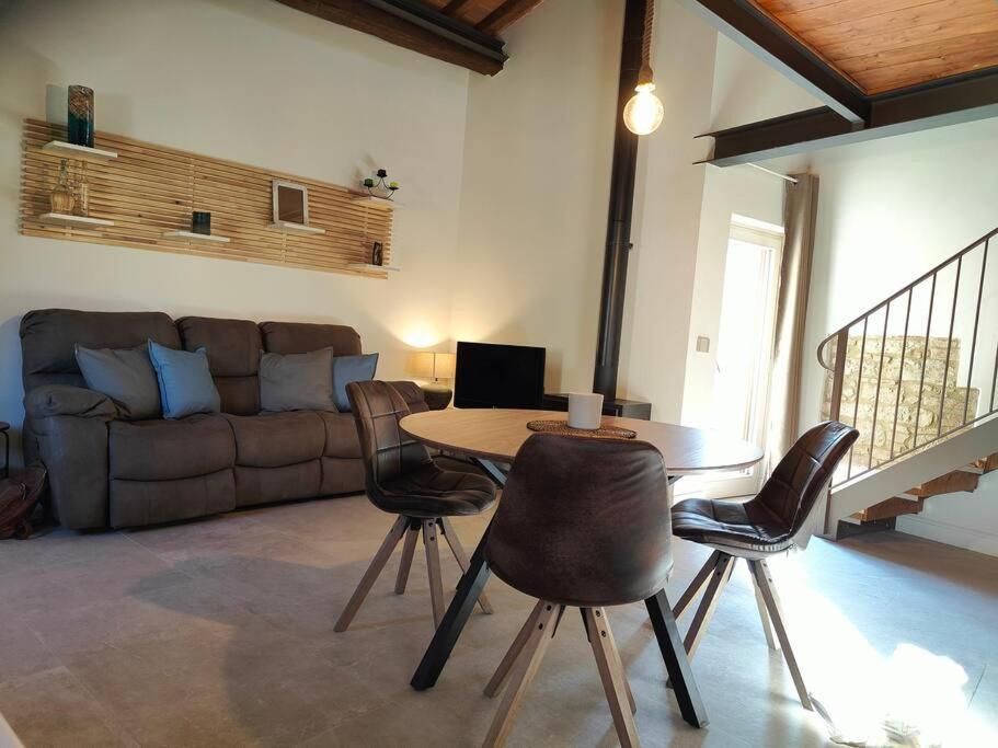Volaterrae Deluxe Loft With Garden Apartment โวลแตร์รา ภายนอก รูปภาพ