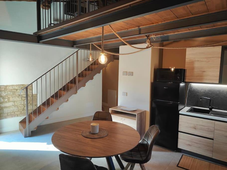 Volaterrae Deluxe Loft With Garden Apartment โวลแตร์รา ภายนอก รูปภาพ