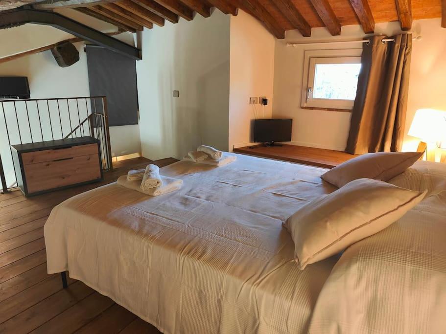Volaterrae Deluxe Loft With Garden Apartment โวลแตร์รา ภายนอก รูปภาพ