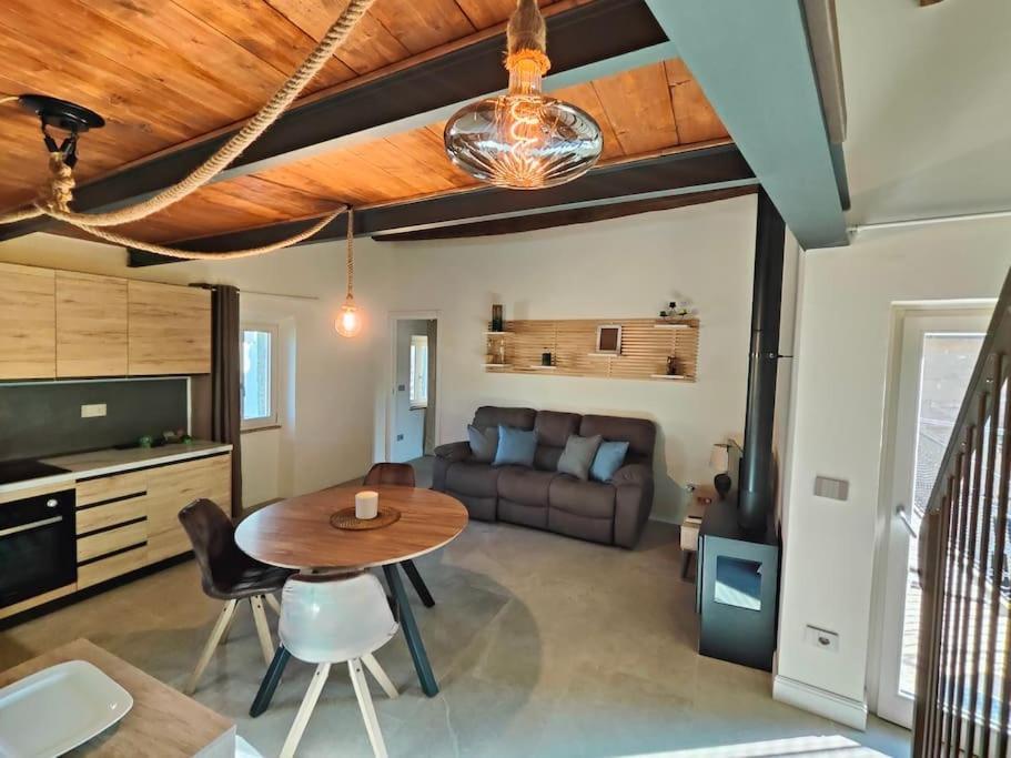 Volaterrae Deluxe Loft With Garden Apartment โวลแตร์รา ภายนอก รูปภาพ